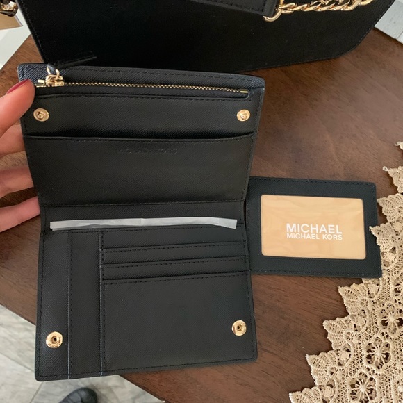 New MK set ♥️ - Picture 3 of 7